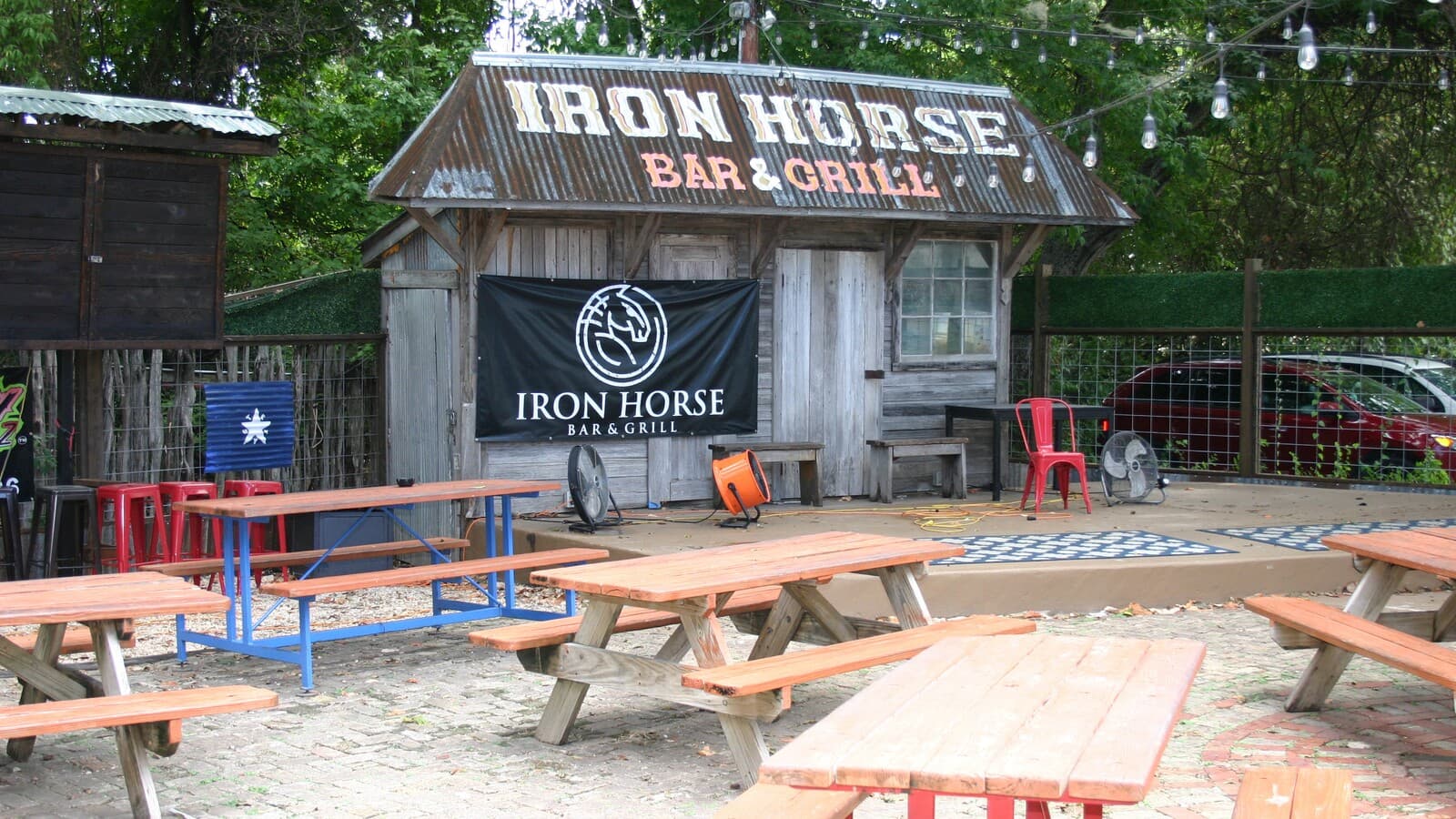 Iron Horse Bar & Grill